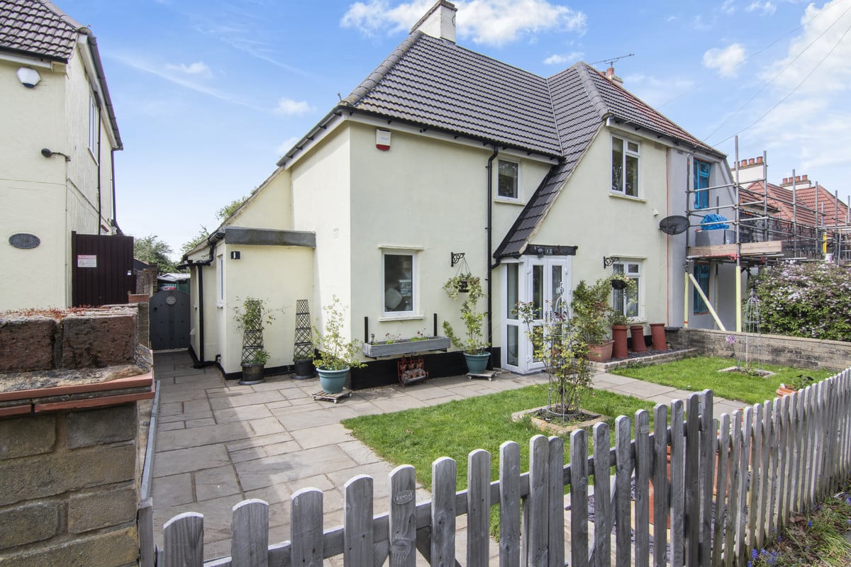 3 bedroom property for sale, Hoe Lane, Romford - 23832995 - TAUK