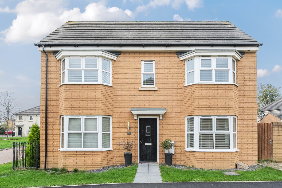 3 bedroom property for sale, Oak Leaze, Bristol - 24697604 - TAUK