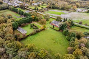 Oakleigh, Long Lane, Charlesworth, SK13