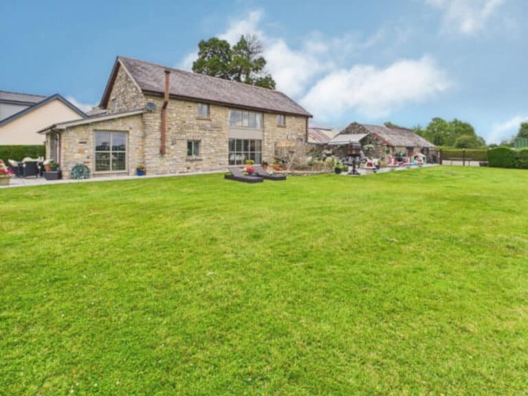 Property Image 0 Property Image 0