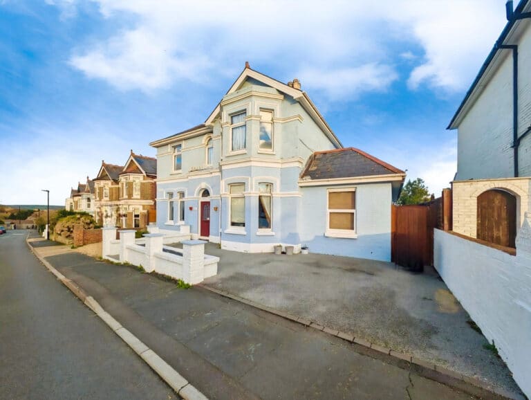 Property Image 0 Property Image 0