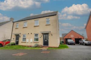 Stryd Camlas, Cwmbran, NP44