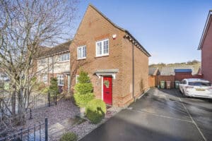 Peregrine Close, Hengoed, CF82