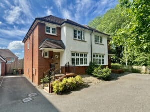 Starling Walk, Hengoed, CF82